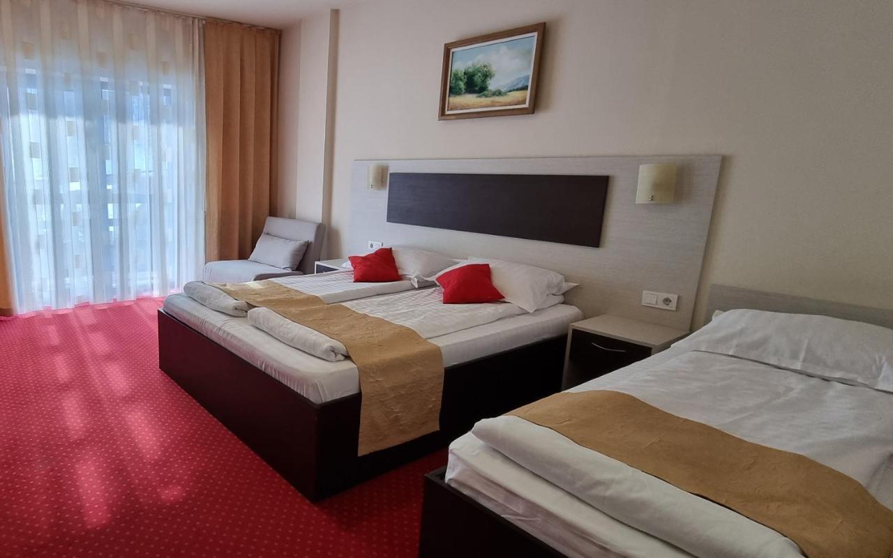 Hotel Carpathia เรเมซิ ภายนอก รูปภาพ