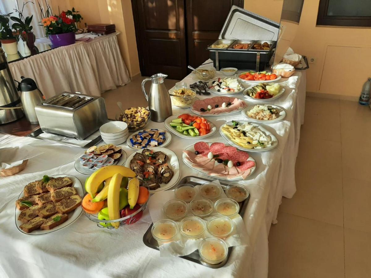 Hotel Carpathia เรเมซิ ภายนอก รูปภาพ